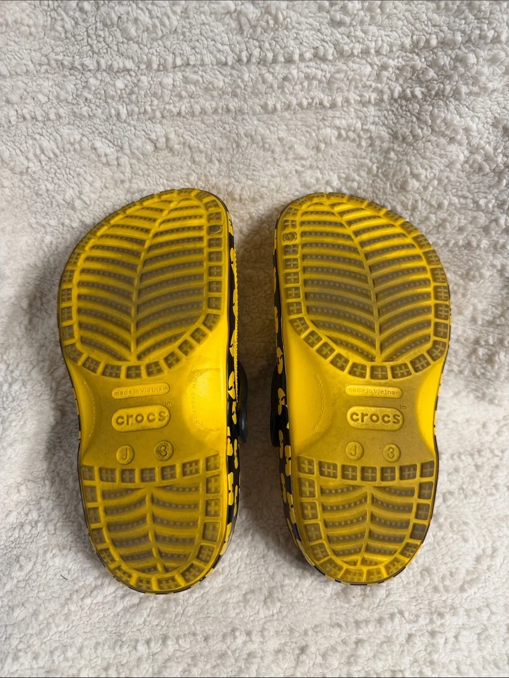 CROCS ' Yellow and Black Wu-Tang Clog Sandals